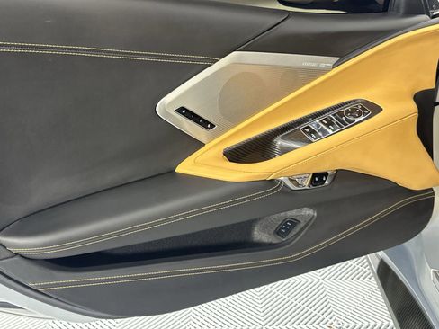Used 2021 Chevrolet Corvette Stingray Premium Conv w/ Z51 Performance Package RWD image 27