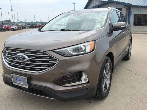 Used 2019 Ford Edge SEL w/ Equipment Group 201A AWD/4WD image 2