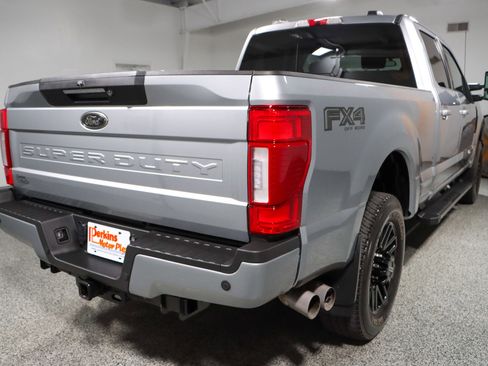 Used 2022 Ford F250 Lariat w/ Black Appearance Pkg image 7