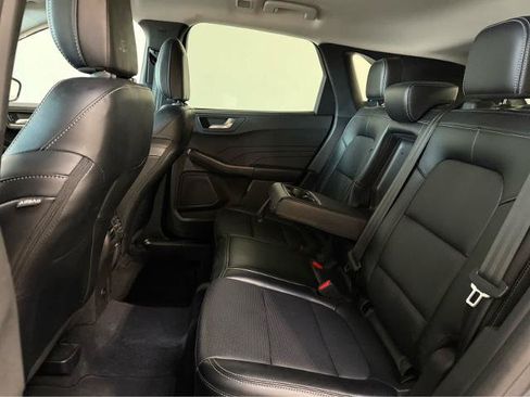 Used 2025 Ford Escape Platinum AWD/4WD image 16