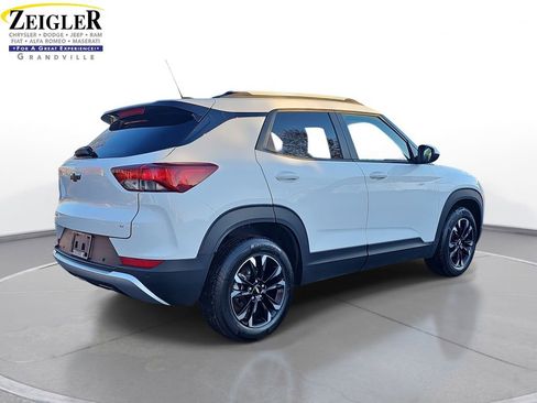 Used 2021 Chevrolet TrailBlazer LT w/ Premium Seating Package image 5