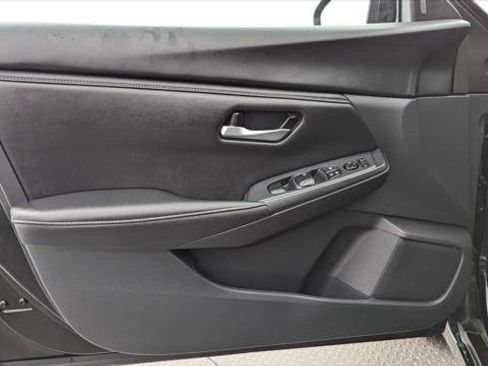 Used 2025 Nissan Sentra SV image 13