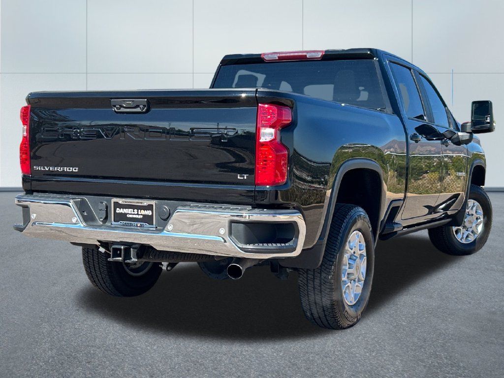 Used 2023 Chevrolet Silverado 2500 LT w/ All Star Edition AWD/4WD image 2