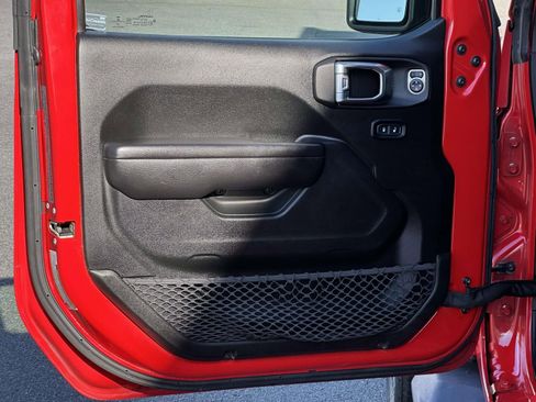 Used 2021 Jeep Wrangler Sport S image 16