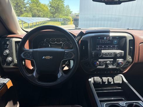 Used 2015 Chevrolet Silverado 1500 High Country AWD/4WD image 16