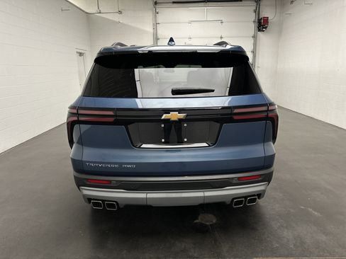 Used 2025 Chevrolet Traverse LT AWD/4WD image 8