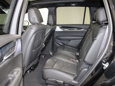 Used 2024 Cadillac XT6 Premium Luxury image 18