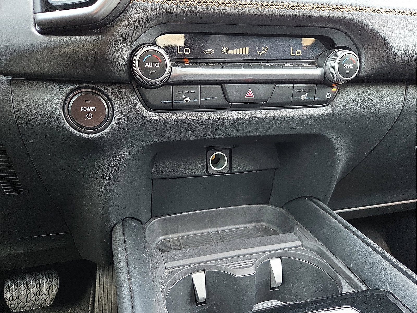 Used 2025 MAZDA CX-50 AWD 2.5 Hybrid w/ Premium Pkg image 17
