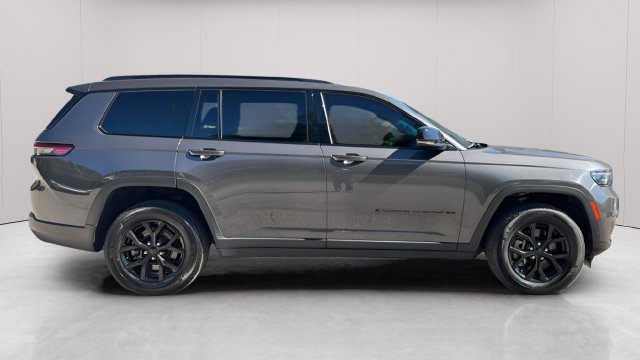Used 2024 Jeep Grand Cherokee L Altitude AWD/4WD image 3