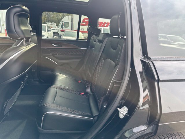 Used 2023 Jeep Grand Cherokee Summit w/ Luxury Tech Group V AWD/4WD image 15