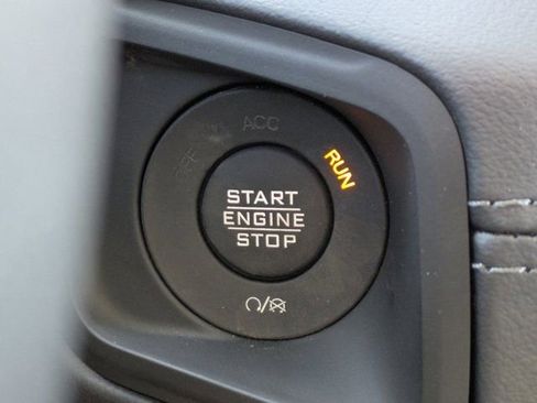 Used 2026 Jeep Wrangler Unlimited Rubicon AWD/4WD image 25