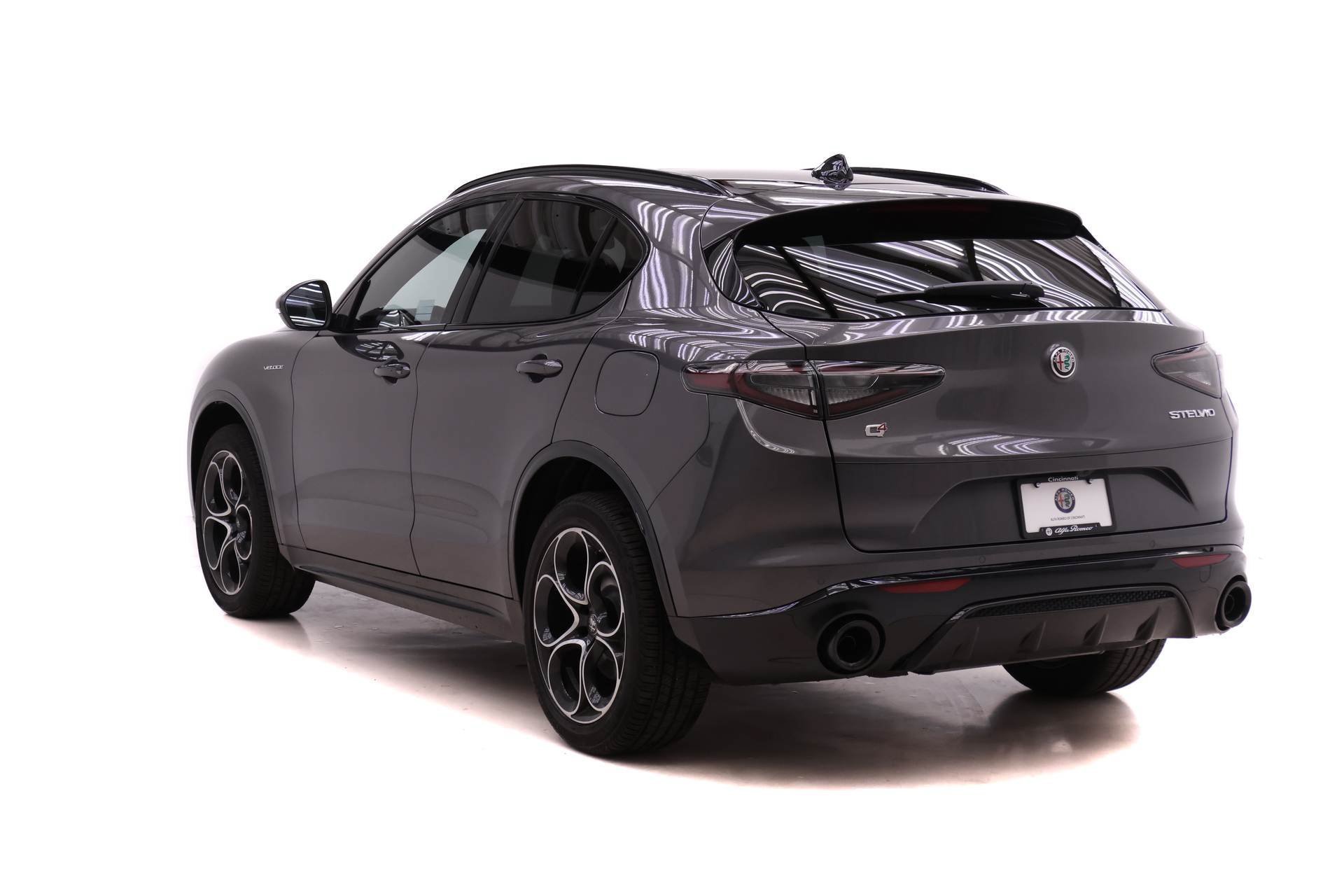 New 2025 Alfa Romeo Stelvio Sprint AWD/4WD image 5