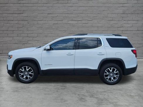 Used 2023 GMC Acadia SLT AWD/4WD image 2