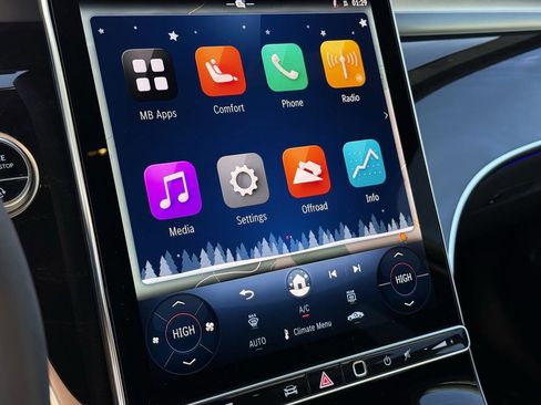 Certified 2025 Mercedes-Benz GLC 300 4MATIC image 34