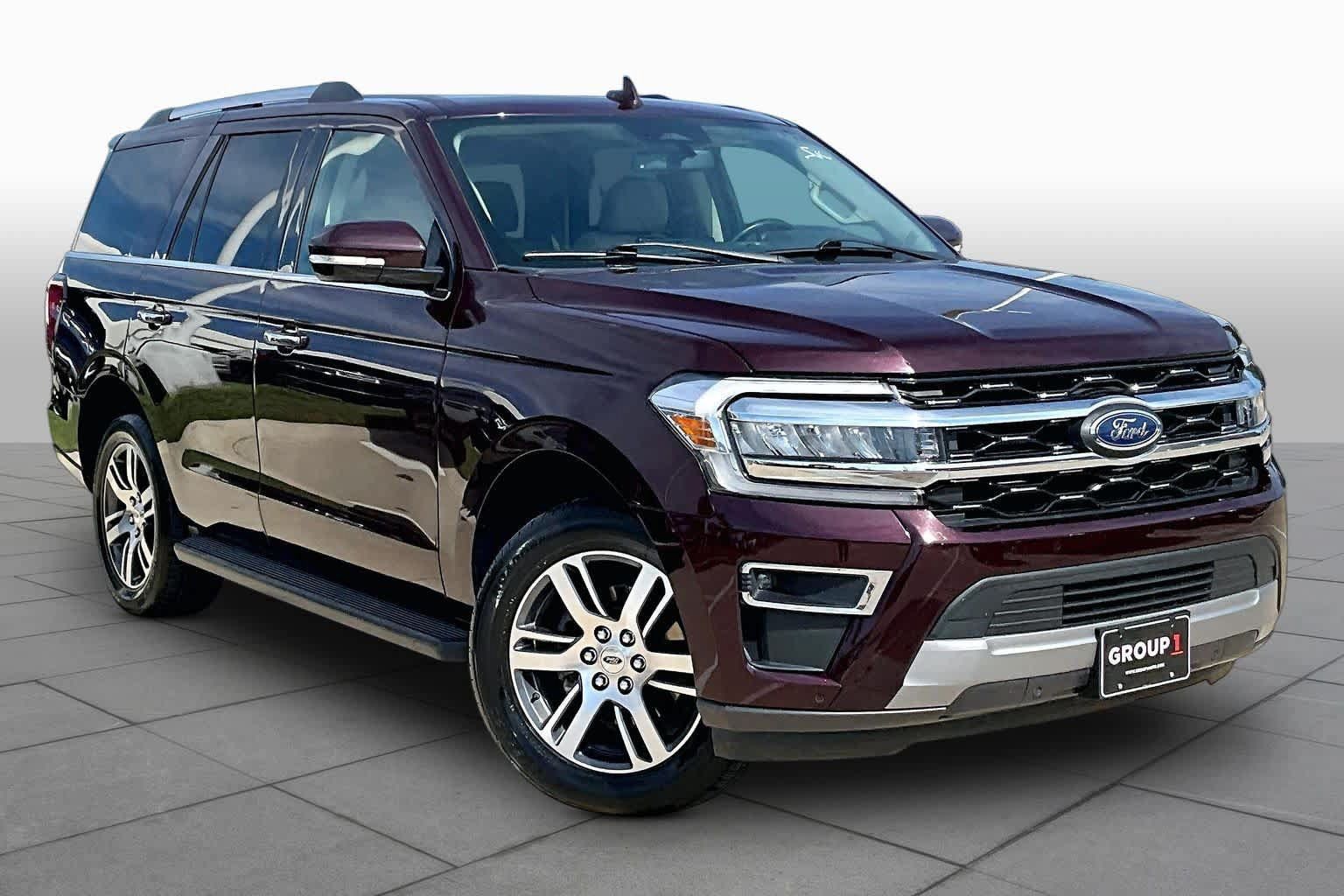 Used 2024 Ford Expedition Limited AWD/4WD image 3