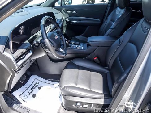 Used 2025 Cadillac XT4 Premium Luxury FWD image 10
