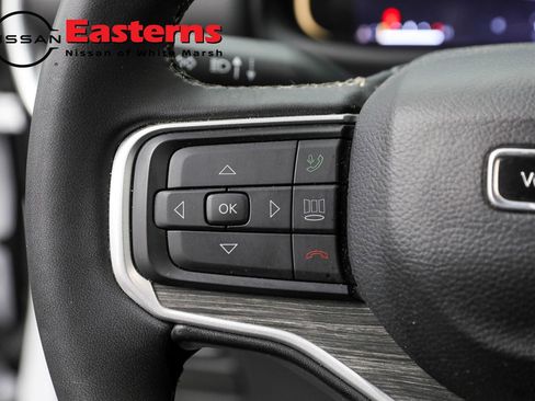 Used 2023 Jeep Wagoneer Series III w/ Preferred Equipment Group image 16