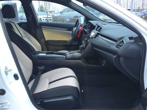 Used 2018 Honda Civic Sport image 11