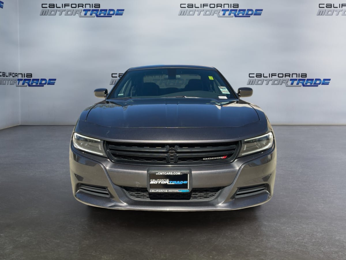 Used 2022 Dodge Charger SXT RWD image 2