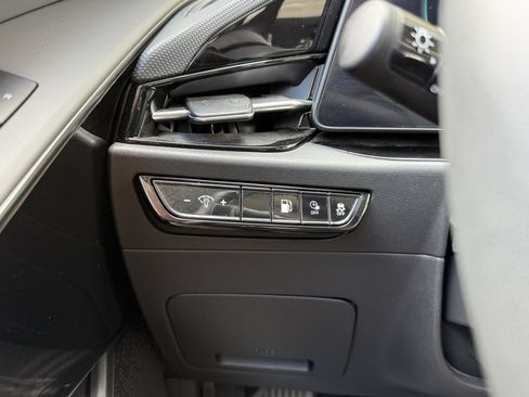 Used 2023 Kia Niro EX w/ EX Cold Weather Package FWD image 27