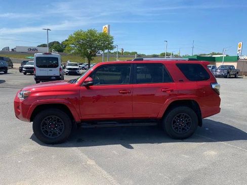 Used 2023 Toyota 4Runner SR5 Premium w/ Moonroof Package AWD/4WD image 4