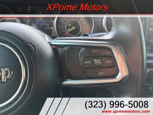 Used 2018 Jeep Wrangler Unlimited Sahara AWD/4WD image 20