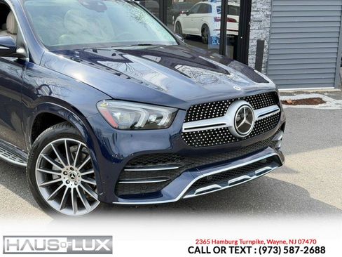 Used 2021 Mercedes-Benz GLE 350 4MATIC w/ AMG Line Exterior image 3