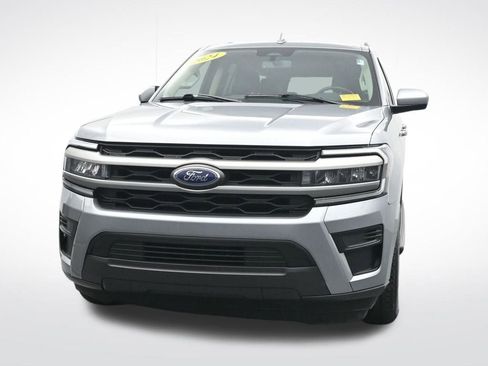 Used 2024 Ford Expedition Max XLT image 2