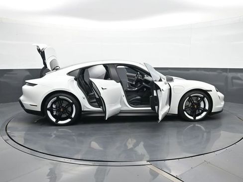 Certified 2023 Porsche Taycan w/ Premium Package image 33