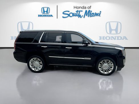 Used 2018 Cadillac Escalade Platinum RWD image 8
