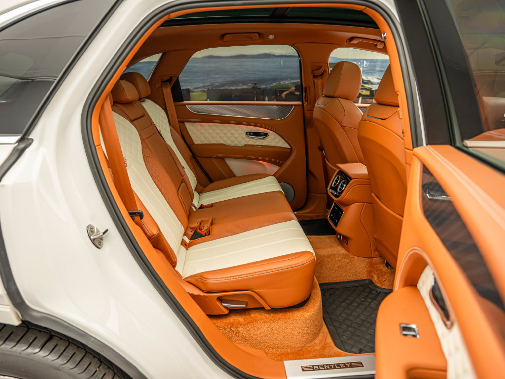 Used 2022 Bentley Bentayga AWD/4WD image 60
