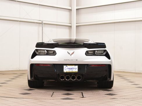 Used 2015 Chevrolet Corvette Z06 w/ 3LZ Preferred Equipment Group image 9