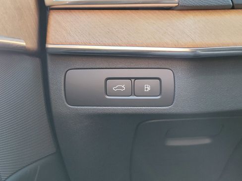 Certified 2024 Volvo XC90 T8 Plus w/ Protection Package Premier image 16