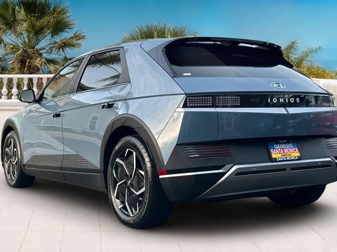 Used 2024 Hyundai Ioniq 5 SE image 6