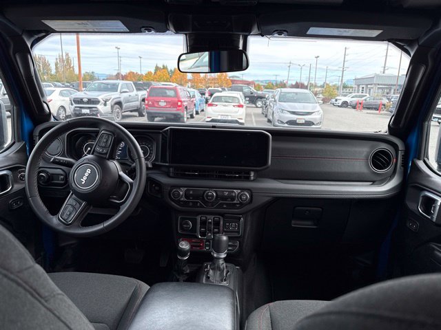 Used 2025 Jeep Wrangler Unlimited Rubicon AWD/4WD image 14