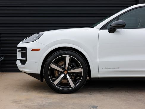 New 2026 Porsche Cayenne S image 11