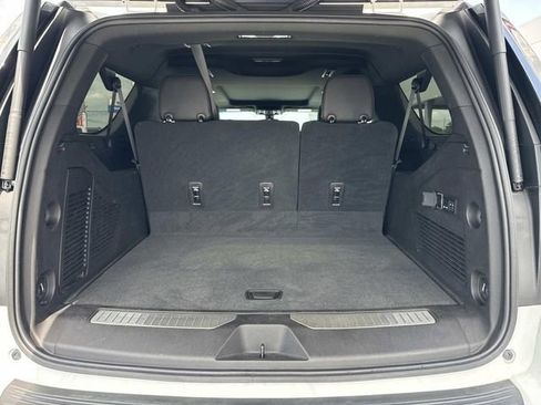 Used 2021 Chevrolet Suburban RST w/ Luxury Package RWD image 13