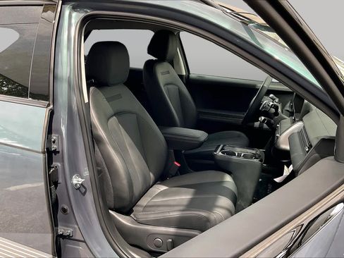 Certified 2025 Hyundai Ioniq 5 Limited AWD/4WD image 8
