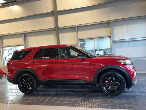 Used 2022 Ford Explorer ST w/ Equipment Group 401A image 4