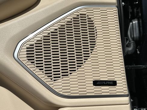 New 2024 Jeep Grand Cherokee Limited 4xe w/ Luxury Tech Group II image 11