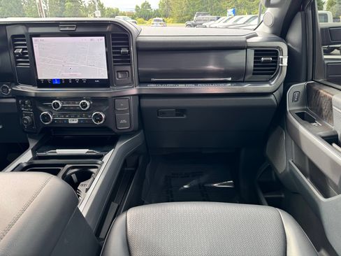 Used 2025 Ford F250 Lariat w/ Chrome Package AWD/4WD image 28