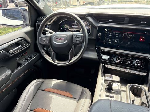 Used 2024 GMC Sierra 1500 AT4 w/ Technology Package AWD/4WD image 28