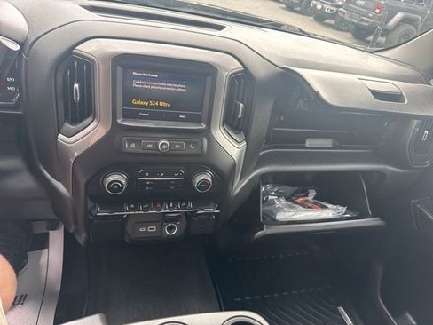 Used 2022 Chevrolet Silverado 1500 Custom AWD/4WD image 22