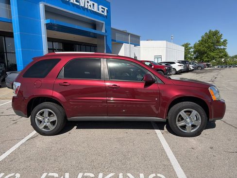 Used 2009 Chevrolet Equinox LT w/ LT Preferred Equipment Group FWD image 2