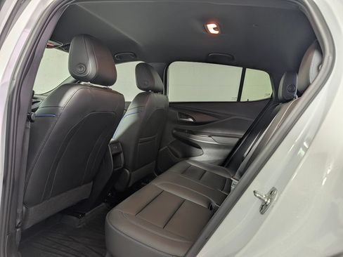 Used 2025 Buick Envista Sport Touring w/ Advanced Safety Package FWD image 13