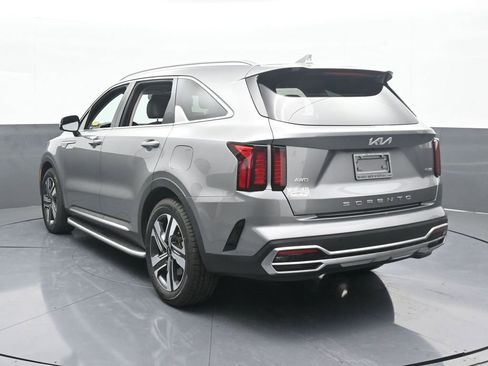 Used 2022 Kia Sorento EX w/ Panoramic Sunroof Package image 4
