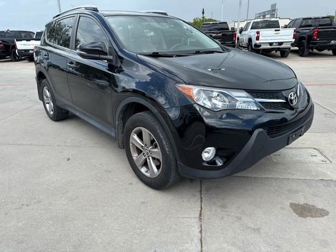 Used 2015 Toyota RAV4 XLE image 2