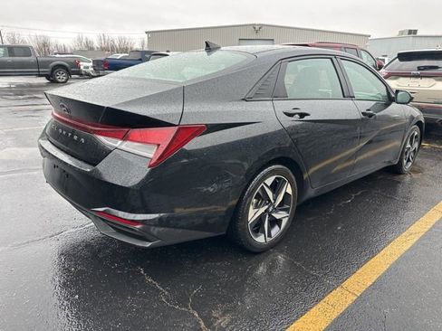 Used 2023 Hyundai Elantra SEL w/ Convenience Package image 13