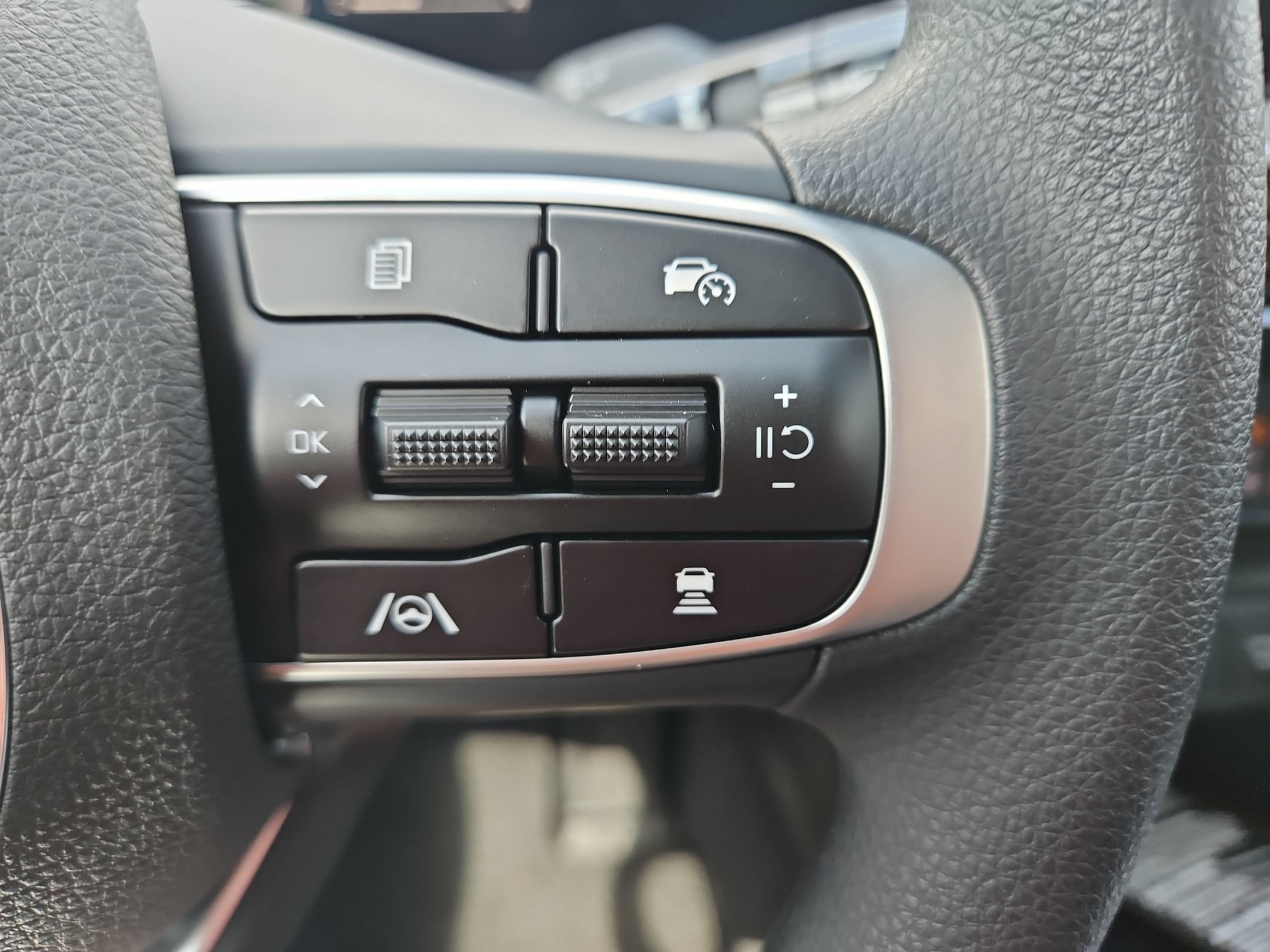 New 2026 Kia K5 LXS FWD image 23