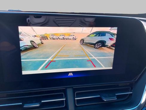 Certified 2026 Chevrolet Trax RS w/ Sunroof Package FWD image 27